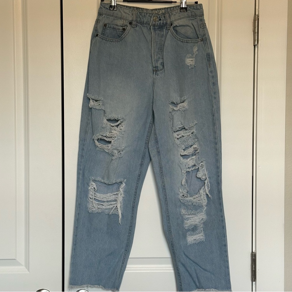 90’s boyfriend Jeans from Vanilla Star Distressed light denim size 9 I004